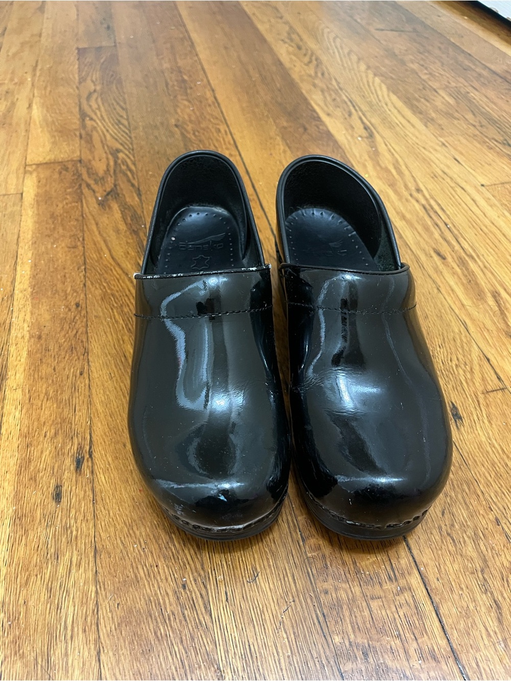 Dansko Women Black Patent Slip-On work Clogs size 39